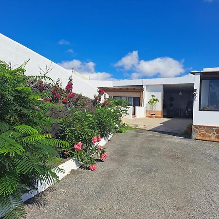 Apartamento Valentina Tías Buitenkant foto