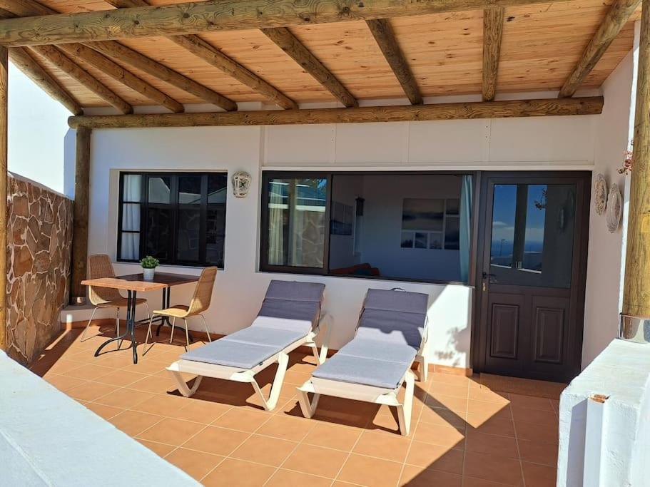 Apartamento Valentina Tías Buitenkant foto